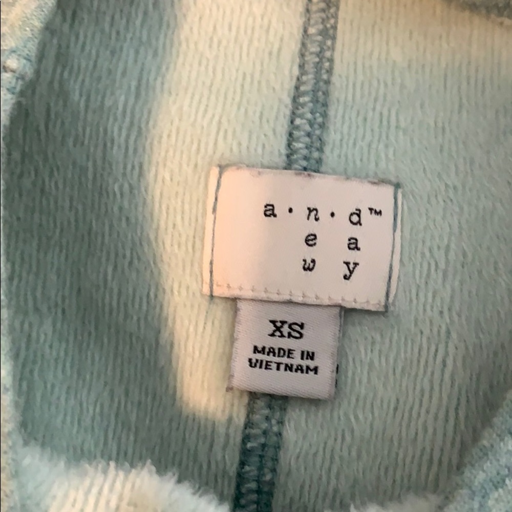 Shirt - Picture 3 of 3